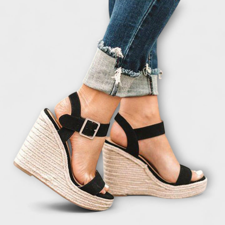 Elizabeth - Stylové dámské boty s páskem