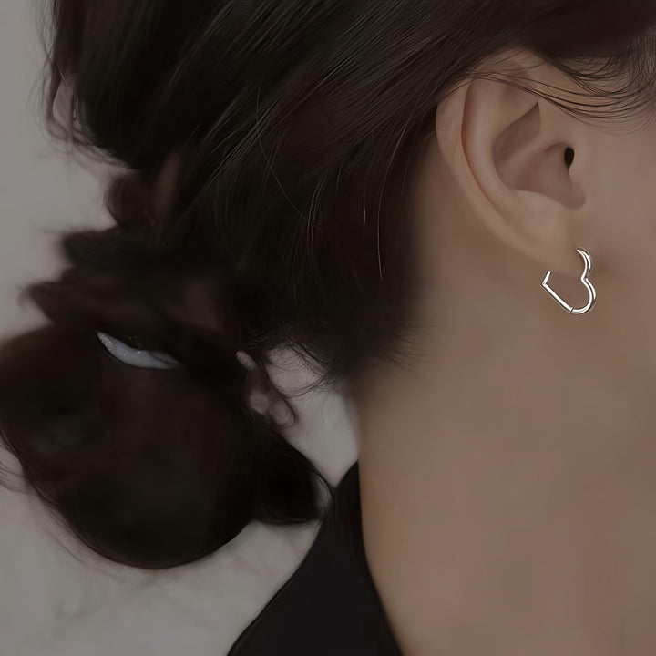 Náušnice ve tvaru srdce z nerezové oceli ve zlaté barvě