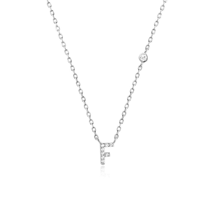 Náhrdelník s kamenným písmenem